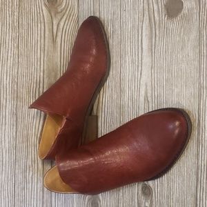 Lucky Brand LX Fausst burgundy soft leather low heel ankle boots size 8.5